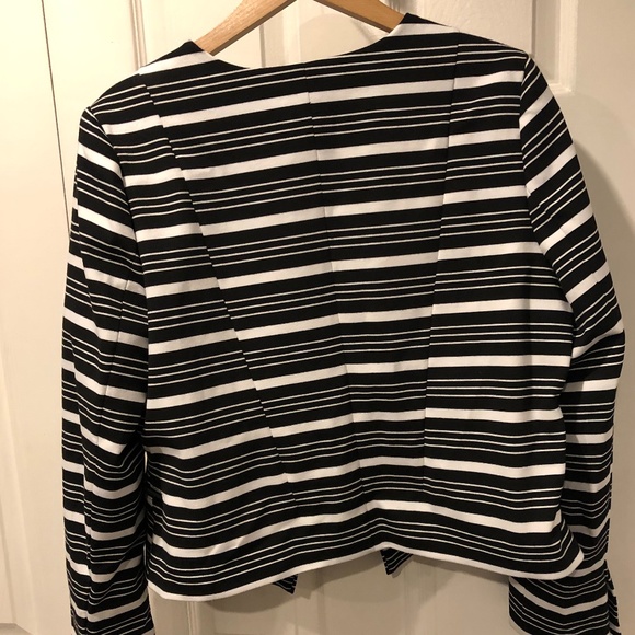 Women’s Black/White Jacket (NWT) - Picture 8 of 8